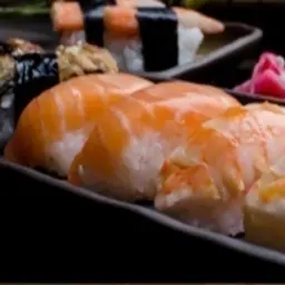 Mix Sushi (8 pcs)